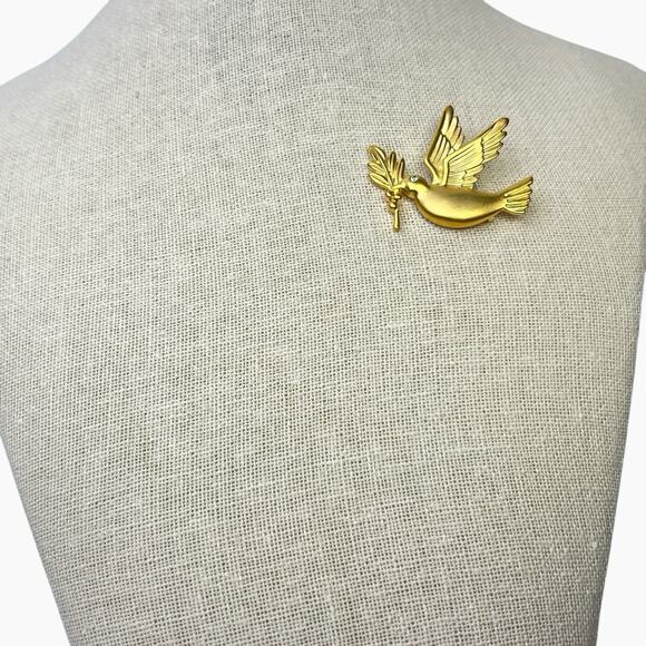 Brooch Peace Dove Carrying Olive Branch Matte Gold Tone Rhinestone 1.5 Inch Pin - Picture 2 of 7